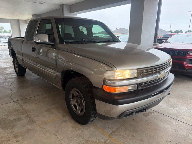 Used 2001 Chevrolet Silverado 1500 LS w/ Firm Ride Suspension Pkg AWD/4WD image 11