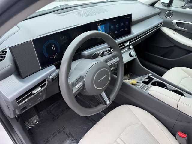 Used 2025 Hyundai Sonata SEL FWD image 11