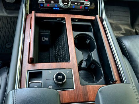 Used 2024 Lincoln Navigator L Reserve AWD/4WD image 29