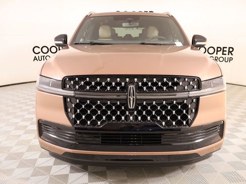 New 2026 Lincoln Navigator Black Label AWD/4WD image 10