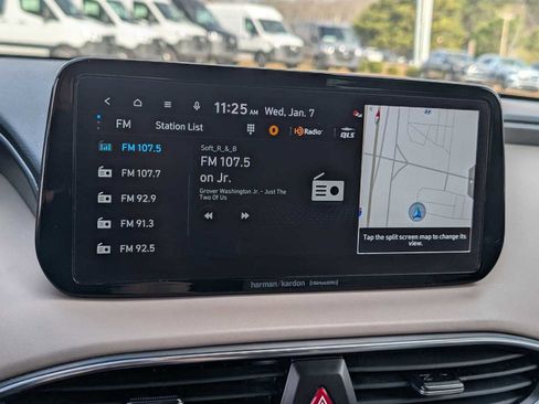 Used 2023 Hyundai Santa Fe SEL w/ Premium Package image 13