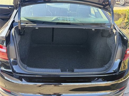 Used 2024 Volkswagen Jetta SE image 26