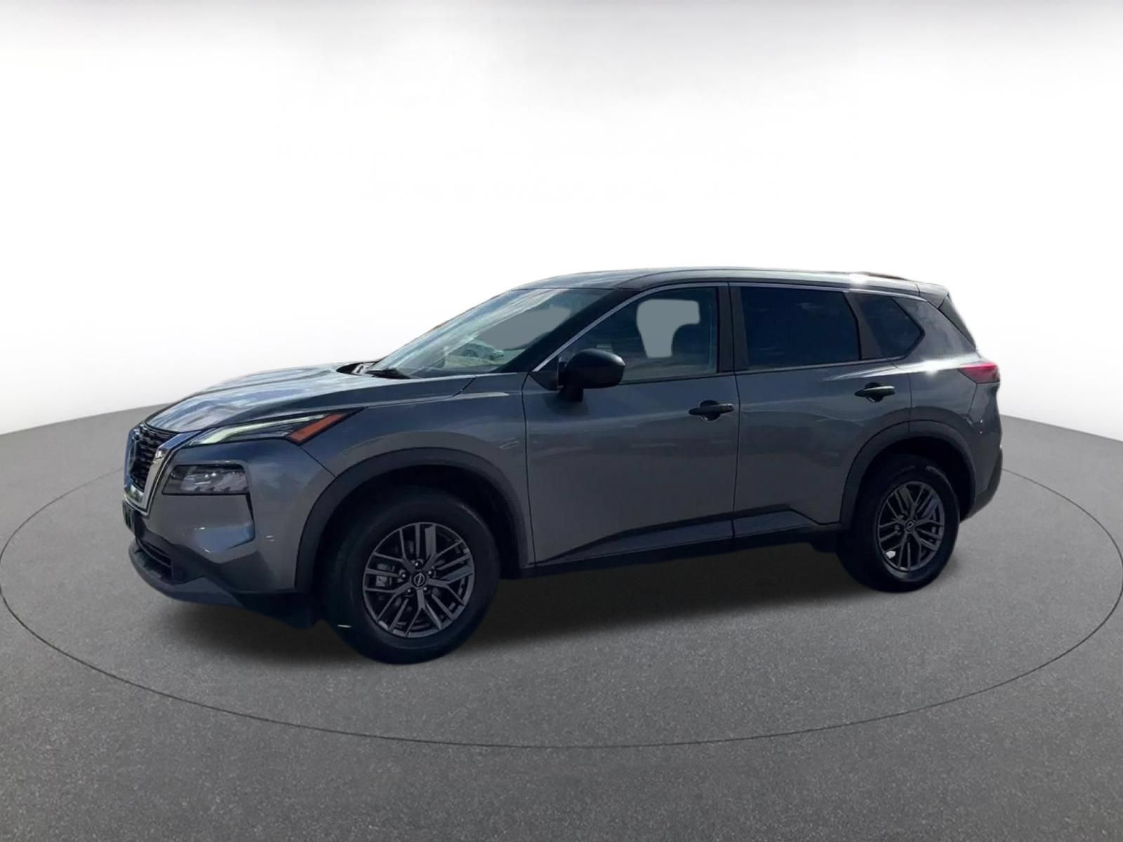 Used 2023 Nissan Rogue S AWD/4WD image 7