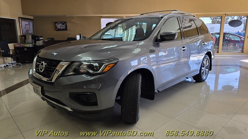 Used 2019 Nissan Pathfinder S FWD image 2