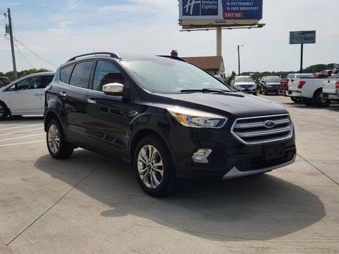 Used 2018 Ford Escape SE w/ SE Sync 3 Package AWD/4WD image 8
