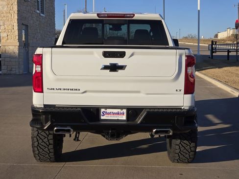Used 2025 Chevrolet Silverado 1500 LT Trail Boss w/ Convenience Package II AWD/4WD image 6