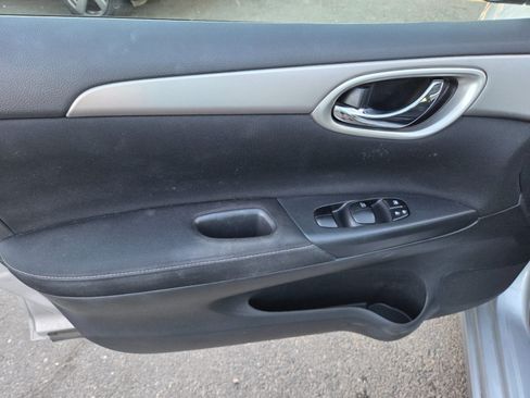 Used 2015 Nissan Sentra S FWD image 8