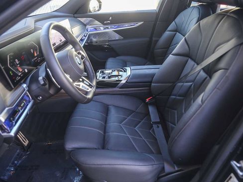 Used 2025 BMW 750e xDrive w/ Premium Package image 14