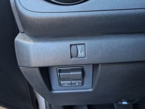 Used 2026 Chevrolet Colorado Trail Boss AWD/4WD image 25