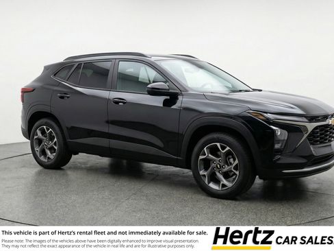 Used 2025 Chevrolet Trax LT w/ LT Convenience Package FWD image 1