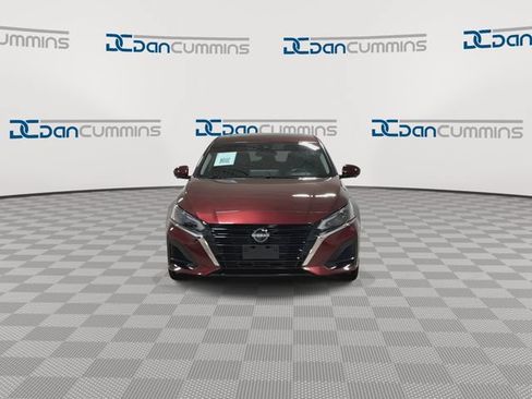 Used 2024 Nissan Altima 2.5 SL FWD image 3