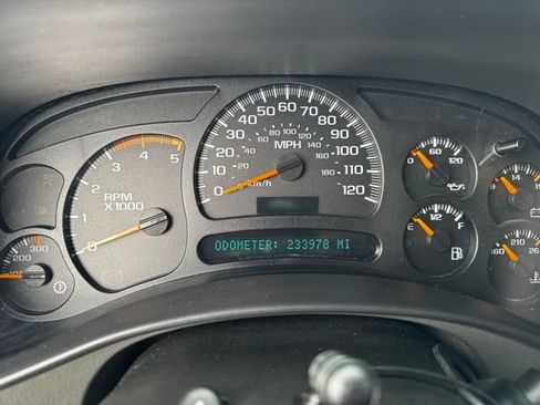 Used 2003 Chevrolet Silverado 2500 LS w/ Skid Plate Package AWD/4WD image 14