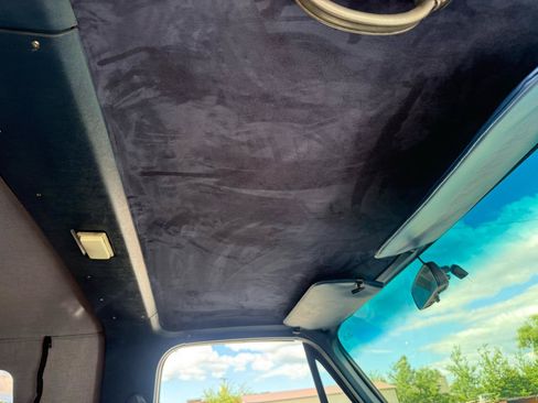 Used 1988 Chevrolet Blazer 4WD image 36