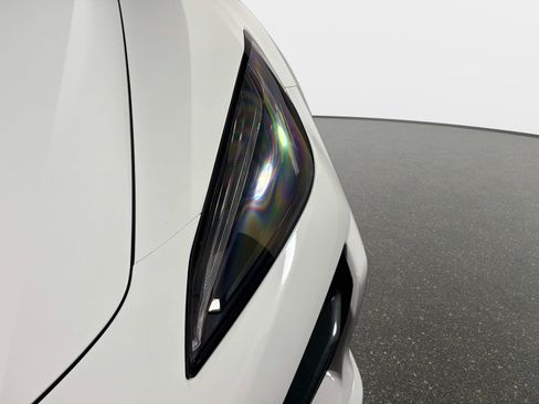 Used 2025 Chevrolet Corvette Z06 RWD image 10
