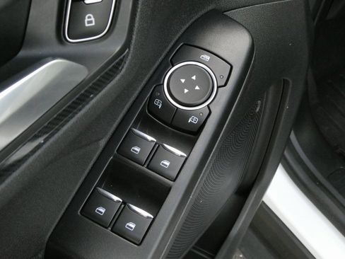 Used 2023 Ford Escape ST-Line image 25