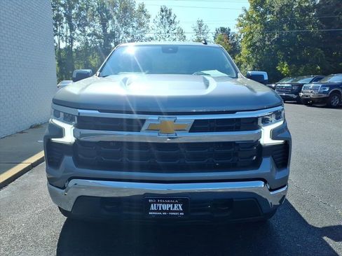 Used 2024 Chevrolet Silverado 1500 LT image 2