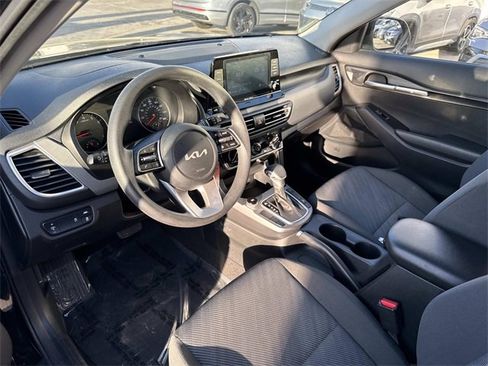 Used 2022 Kia Seltos LX image 12