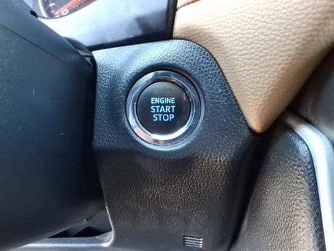 Used 2021 Toyota RAV4 XLE Premium AWD/4WD image 15