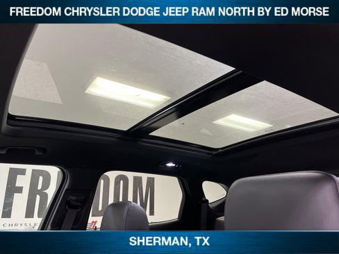 Used 2022 Chevrolet Blazer RS w/ Enhanced Convenience Package image 7