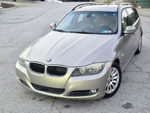 Used 2009 BMW 328i xDrive Wagon image 2