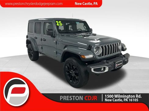 Used 2025 Jeep Wrangler Unlimited Sahara w/ Safety Group AWD/4WD image 1