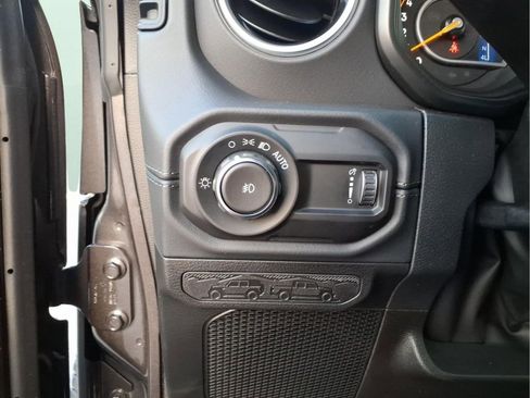 New 2026 Jeep Wrangler Unlimited Sahara AWD/4WD image 22