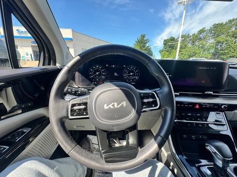 Used 2024 Kia Carnival SX Prestige FWD image 16