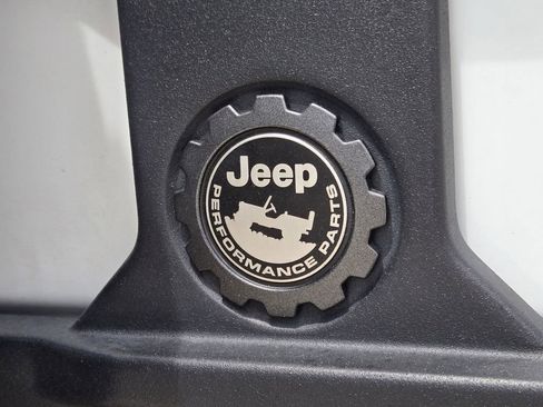 Used 2024 Jeep Wrangler Unlimited Rubicon w/ XTREMEE 35" Tire Package AWD/4WD image 16