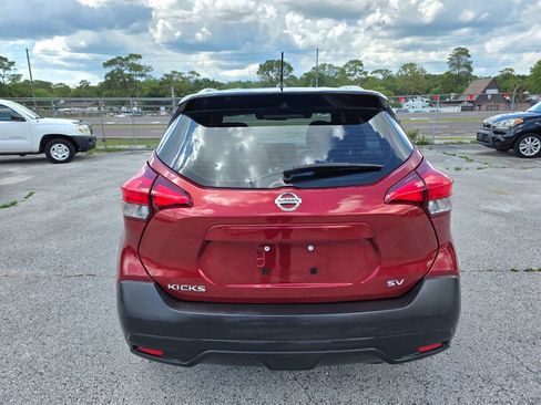 Used 2019 Nissan Kicks SV FWD image 3