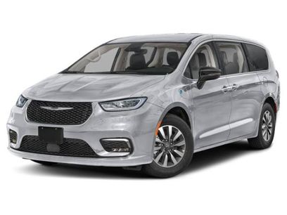 Used 2024 Chrysler Pacifica Limited