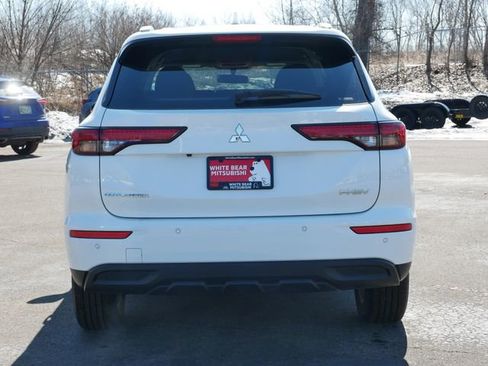 Used 2025 Mitsubishi Outlander ES image 6