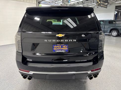 Used 2025 Chevrolet Suburban Premier AWD/4WD image 6