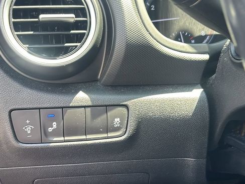 Used 2018 Hyundai Kona SEL FWD image 15