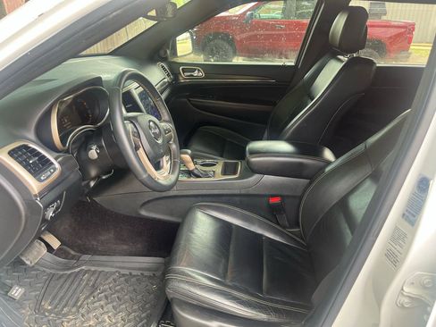 Used 2017 Jeep Grand Cherokee Limited RWD image 10