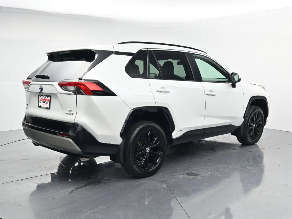 Used 2024 Toyota RAV4 SE AWD/4WD image 8
