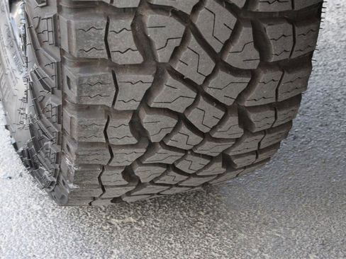 Used 2018 Toyota Tacoma TRD Sport w/ Technology Package AWD/4WD image 42
