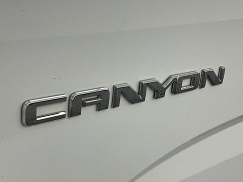 Used 2017 GMC Canyon SLE RWD image 24