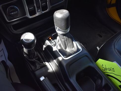 Used 2018 Jeep Wrangler Unlimited Sahara AWD/4WD image 27