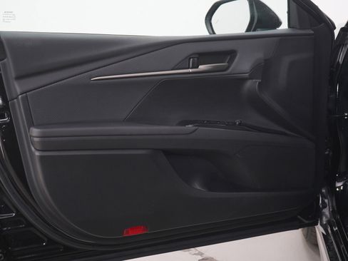 Used 2025 Toyota Camry SE image 18