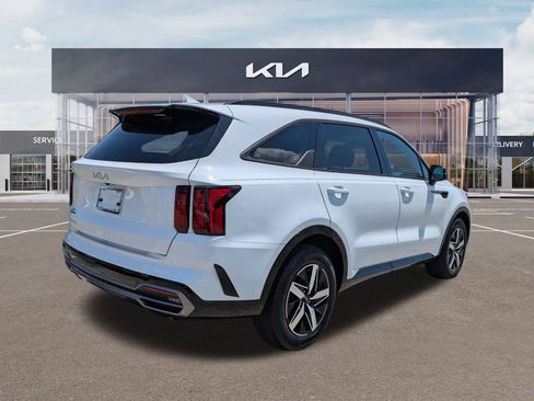 Certified 2023 Kia Sorento S FWD image 4