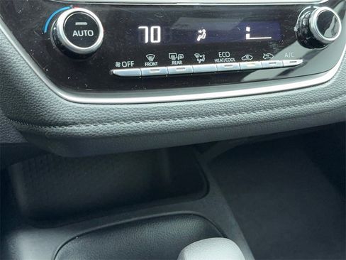 Used 2022 Toyota Corolla SE image 26