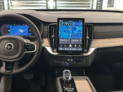 New 2026 Volvo XC90 T8 Plus w/ Protection Package Premier image 11