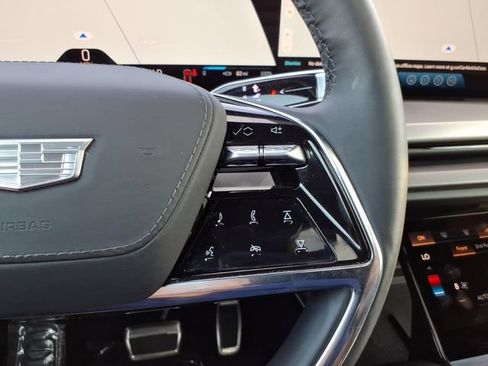 Used 2026 Cadillac Vistiq Platinum w/ LPO, Floor Liner Package AWD/4WD image 35