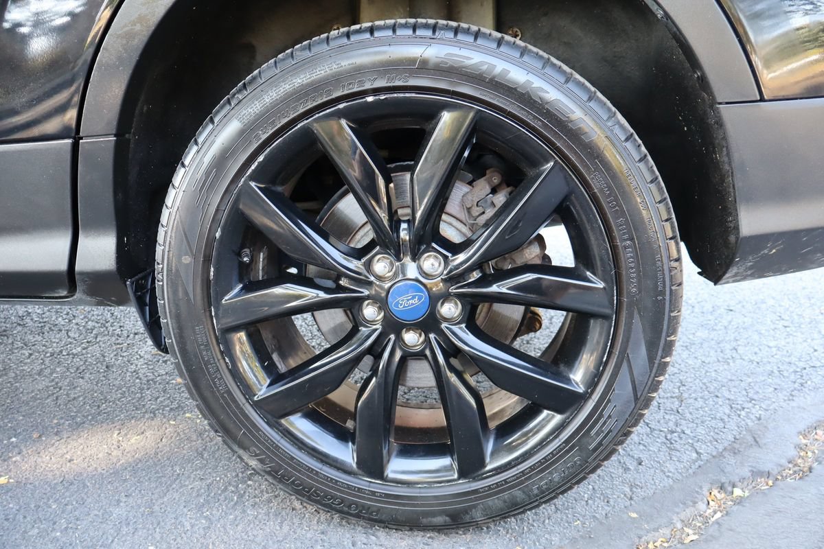 Used 2017 Ford Escape SE w/ Equipment Group 201A AWD/4WD image 42