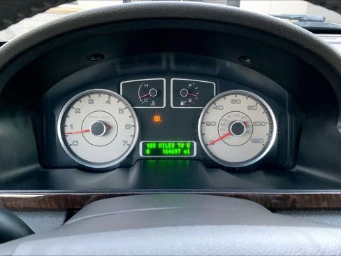 Used 2009 Ford Taurus Limited image 25