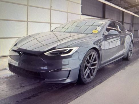 Used 2021 Tesla Model S Plaid image 3