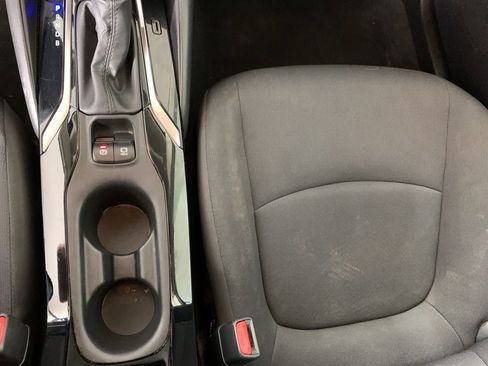 Used 2022 Toyota Corolla LE image 25