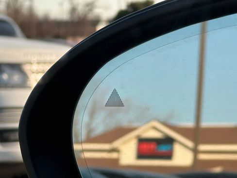 Used 2017 Alfa Romeo Giulia Ti w/ TI 19" Sport Package image 29