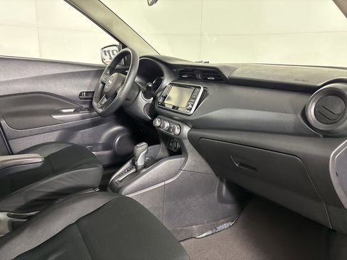 Used 2024 Nissan Kicks S image 30