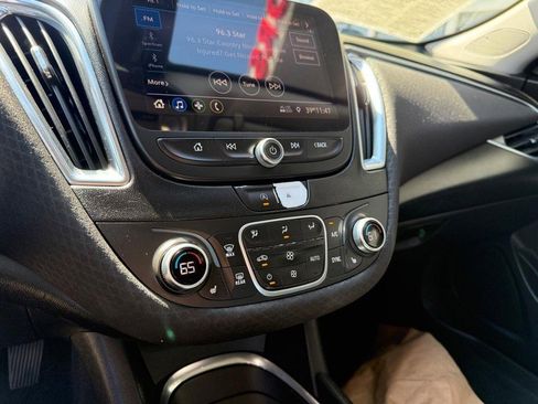 Used 2020 Chevrolet Malibu LT image 28